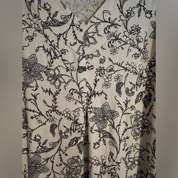 J. Jill Wearever collection, sleeveless tunic, size Xl petite, off white, navy - Picture 3 of 6